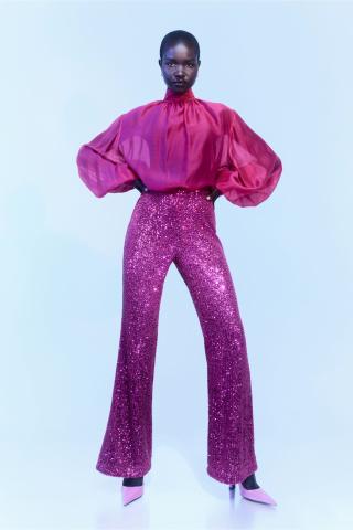 H&M katalog | Růžová od hlavy až k patě | 30. 11. 2022 - 27. 1. 2023
